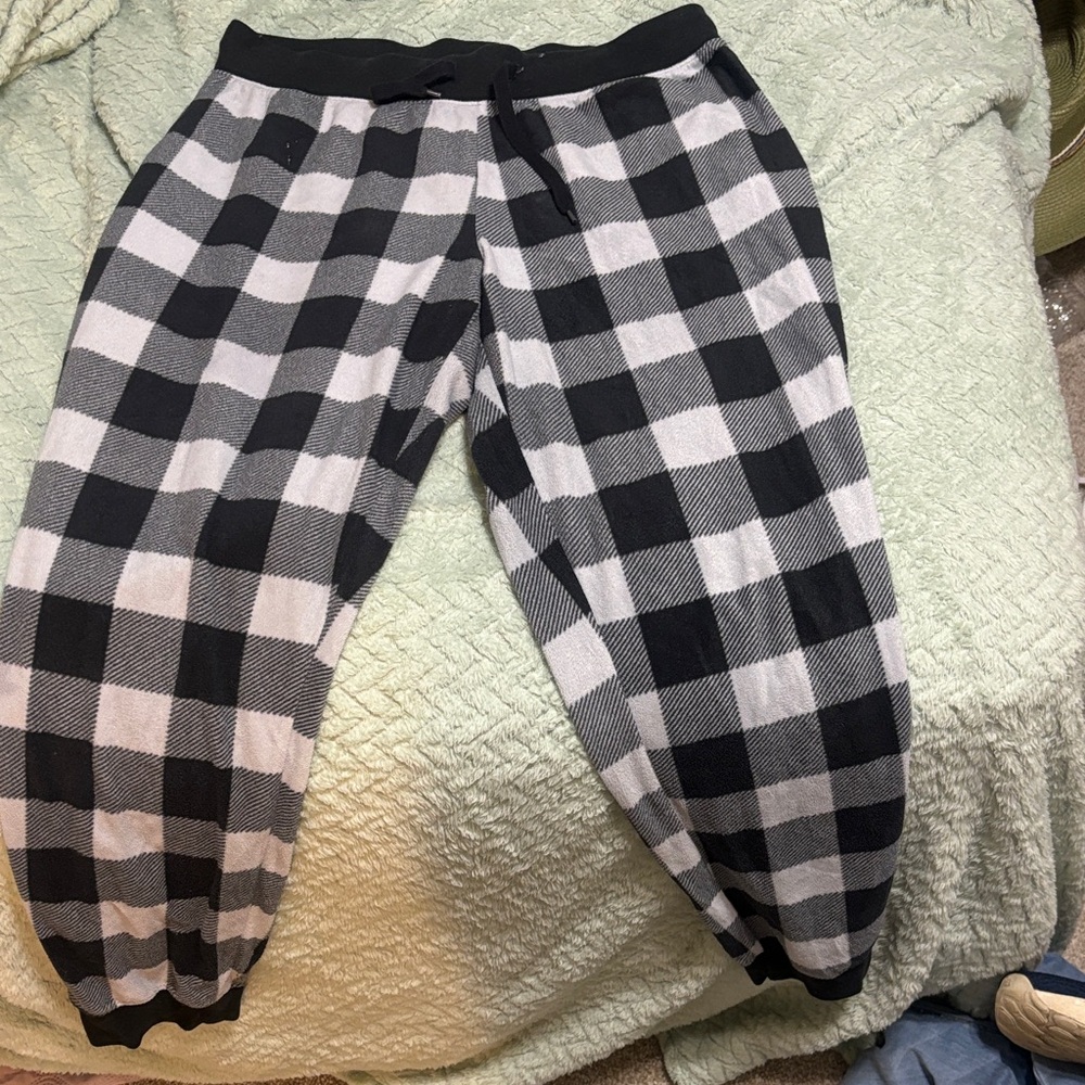 Aeropostale Plaid Black and White Joggers